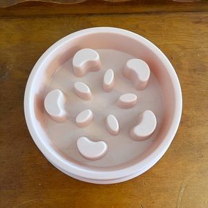 Crescent-Shaped Slow Feeder Dog / Cat Bowl